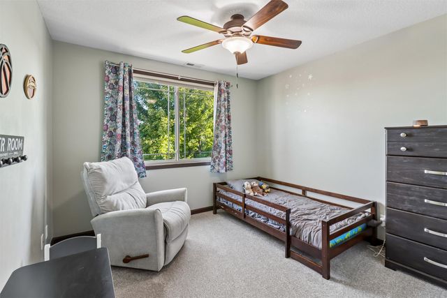 1014 NW Reinhart Drive, Ankeny, IA 50023