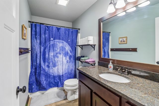 1014 NW Reinhart Drive, Ankeny, IA 50023