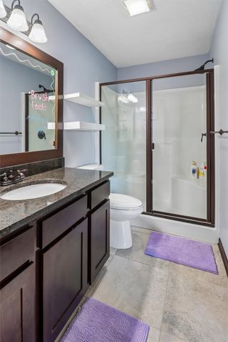 1014 NW Reinhart Drive, Ankeny, IA 50023