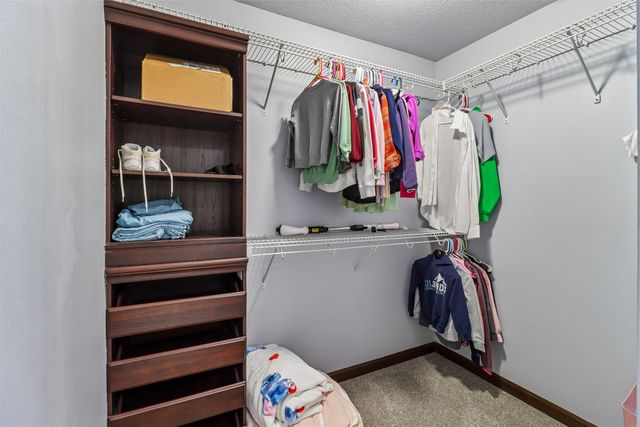 1014 NW Reinhart Drive, Ankeny, IA 50023