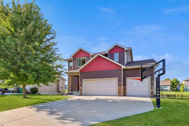 1014 NW Reinhart Drive, Ankeny, IA 50023