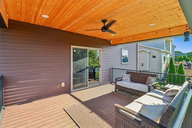 1014 NW Reinhart Drive, Ankeny, IA 50023