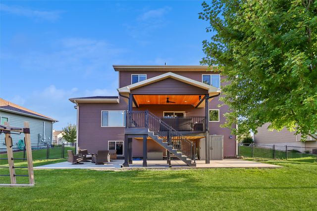1014 NW Reinhart Drive, Ankeny, IA 50023
