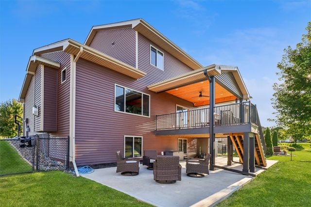 1014 NW Reinhart Drive, Ankeny, IA 50023