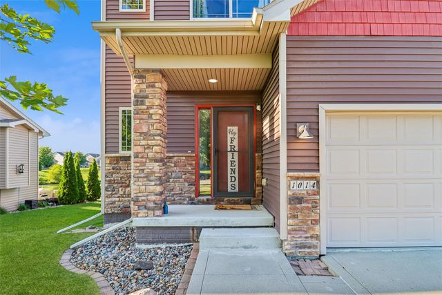 1014 NW Reinhart Drive, Ankeny, IA 50023