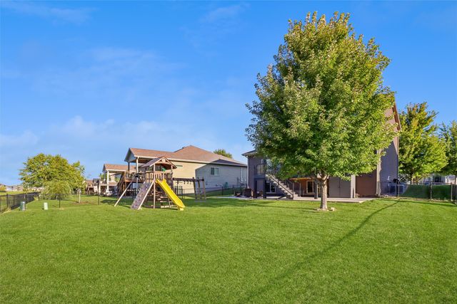 1014 NW Reinhart Drive, Ankeny, IA 50023