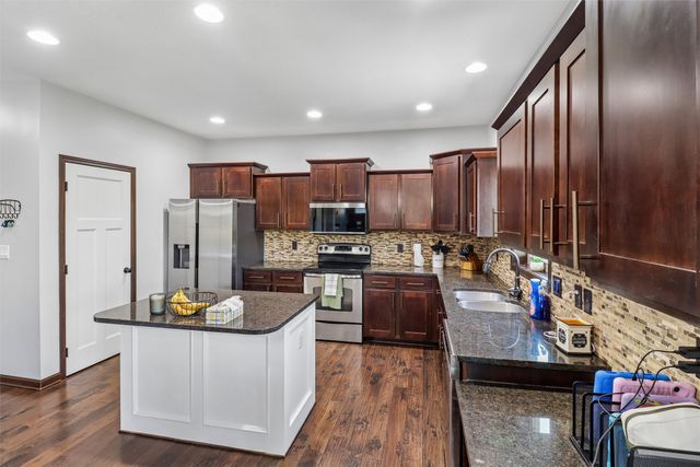 1014 NW Reinhart Drive, Ankeny, IA 50023