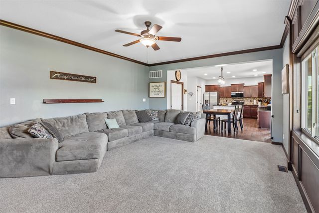 1014 NW Reinhart Drive, Ankeny, IA 50023