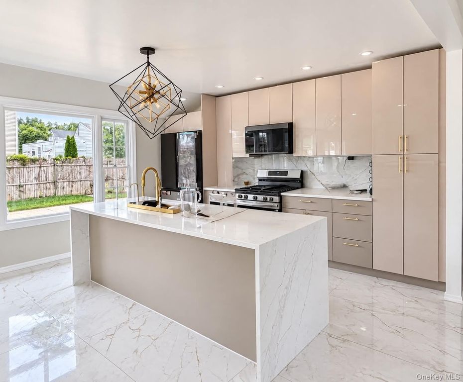 24 Rodney Avenue, Islip Terrace, NY 11752 — photo 4