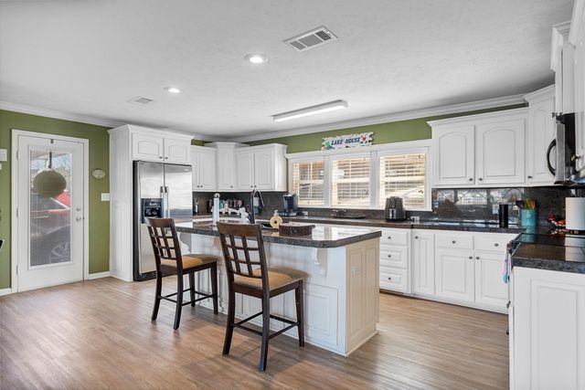 123 Bridgeview, Hot Springs, AR 71913