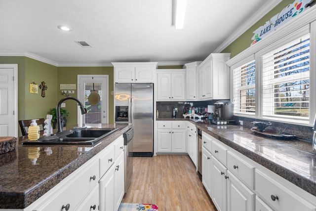 123 Bridgeview, Hot Springs, AR 71913