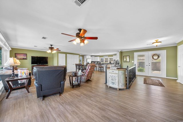 123 Bridgeview, Hot Springs, AR 71913