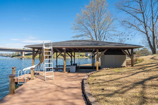 123 Bridgeview, Hot Springs, AR 71913