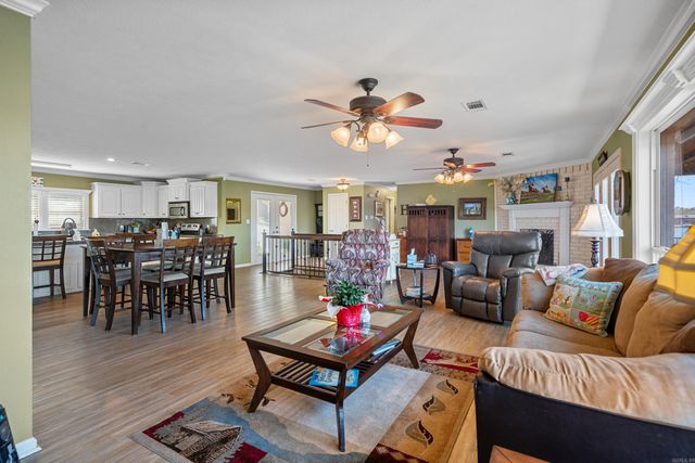 123 Bridgeview, Hot Springs, AR 71913