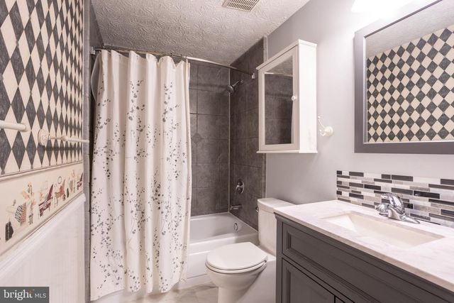 39 TRAILWOOD RD, Baltimore, MD 21236