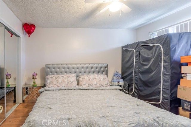 12806 Oxnard Street, North Hollywood (los Angeles), CA 91606