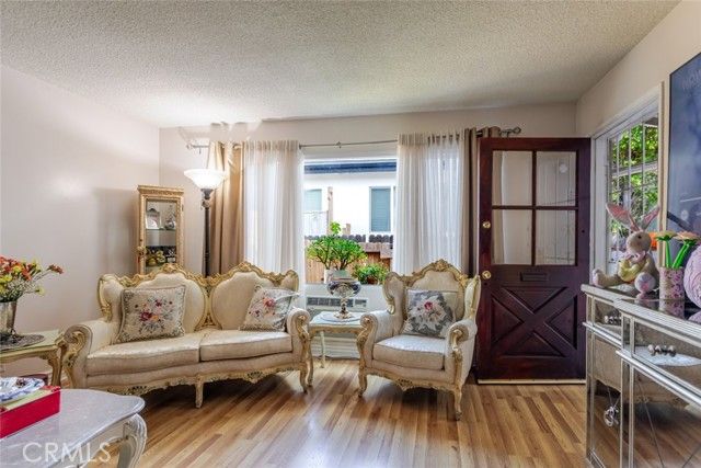 12806 Oxnard Street, North Hollywood (los Angeles), CA 91606