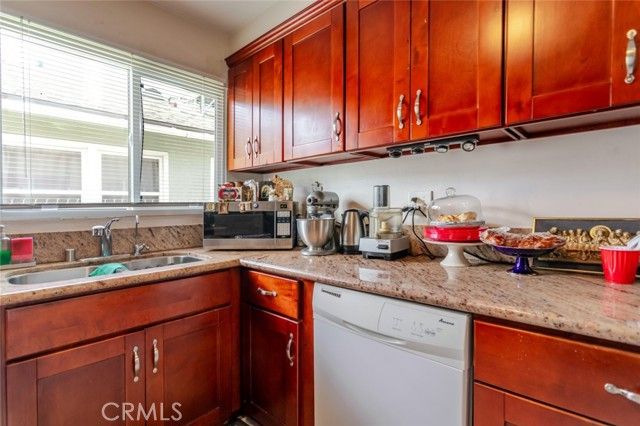 12806 Oxnard Street, North Hollywood (los Angeles), CA 91606