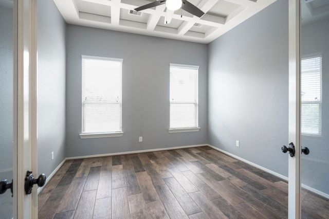 104 Camden Hills Drive, Montgomery, TX 77356