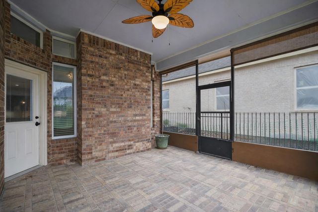 104 Camden Hills Drive, Montgomery, TX 77356