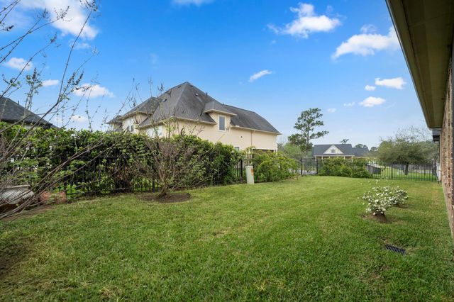 104 Camden Hills Drive, Montgomery, TX 77356