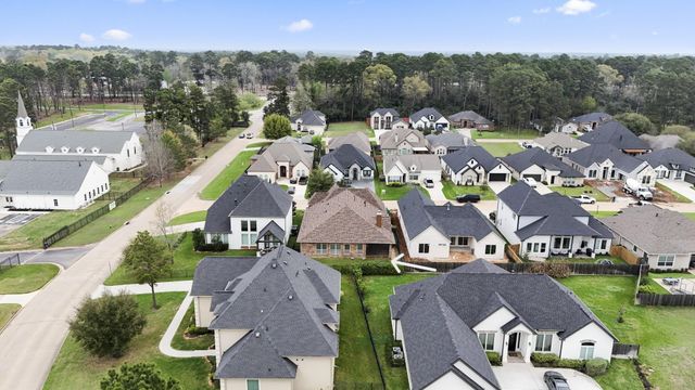 104 Camden Hills Drive, Montgomery, TX 77356