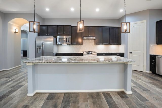 104 Camden Hills Drive, Montgomery, TX 77356