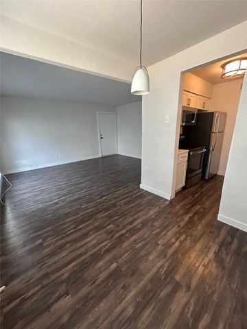 3627 Almazan Drive 118, Dallas, TX 75220