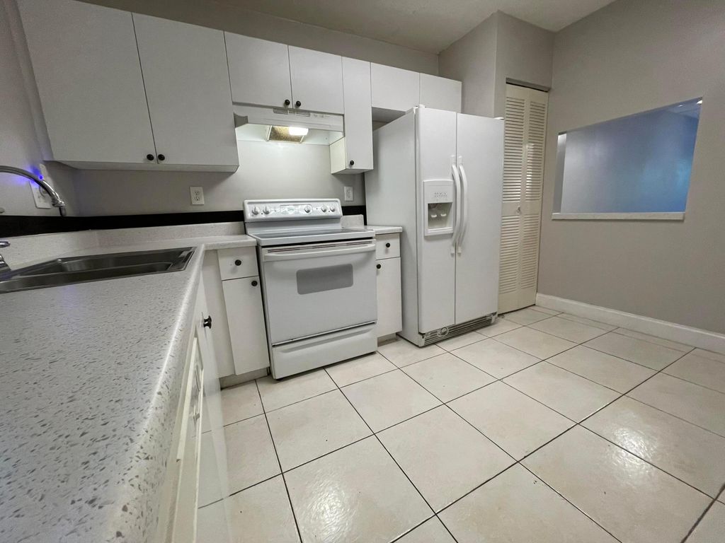2967 Riverside Drive, Coral Springs, FL 33065