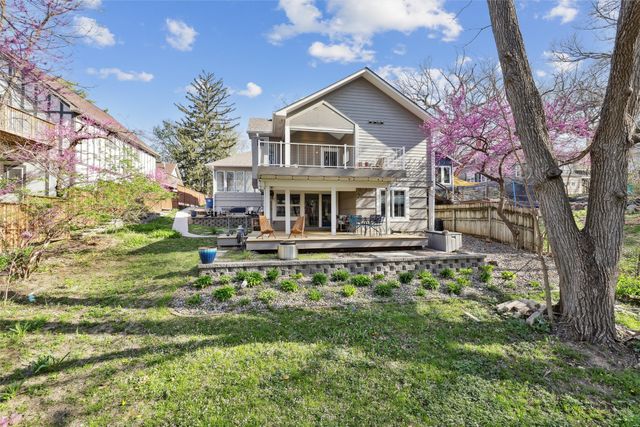 5740 Walnut Hill Avenue, Des Moines, IA 50312