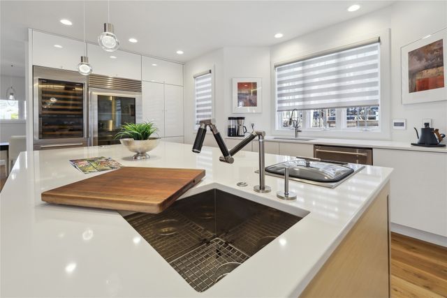 5740 Walnut Hill Avenue, Des Moines, IA 50312