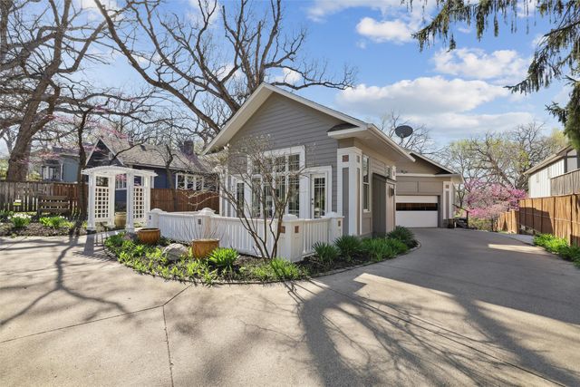 5740 Walnut Hill Avenue, Des Moines, IA 50312