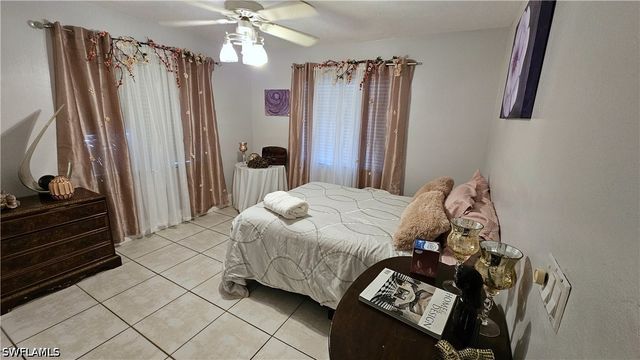 5061 Mahogany Ridge DR, Naples, FL 34119
