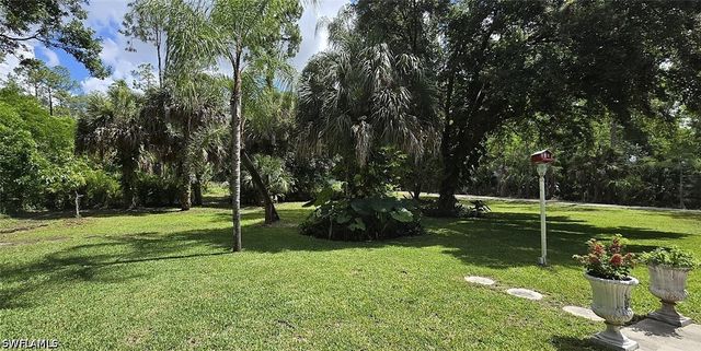 5061 Mahogany Ridge DR, Naples, FL 34119