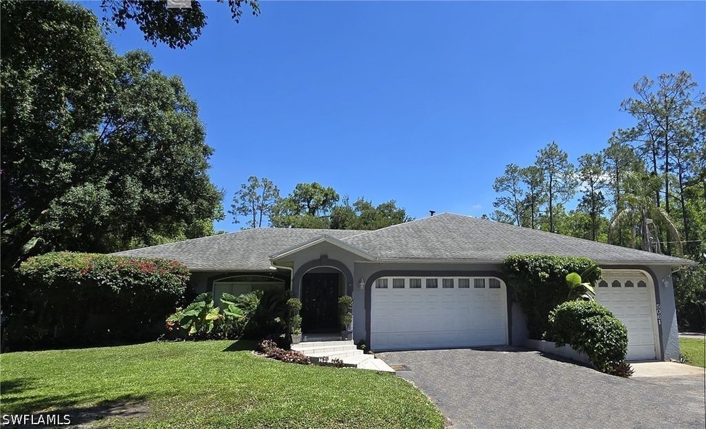 5061 Mahogany Ridge DR, Naples, FL 34119
