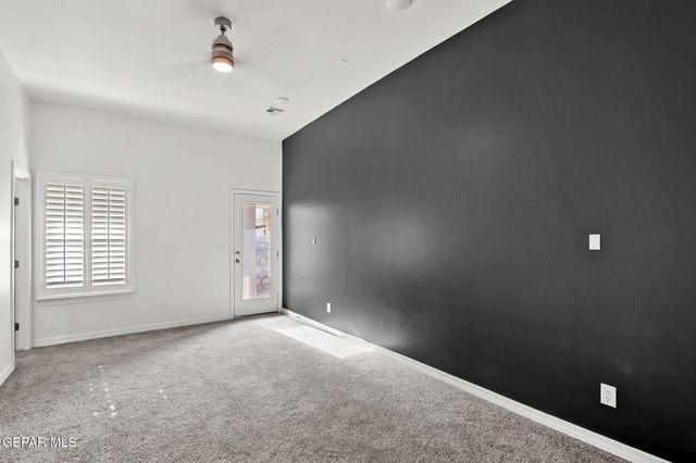 6010 Ashwood Avenue, Santa Teresa, NM 88008