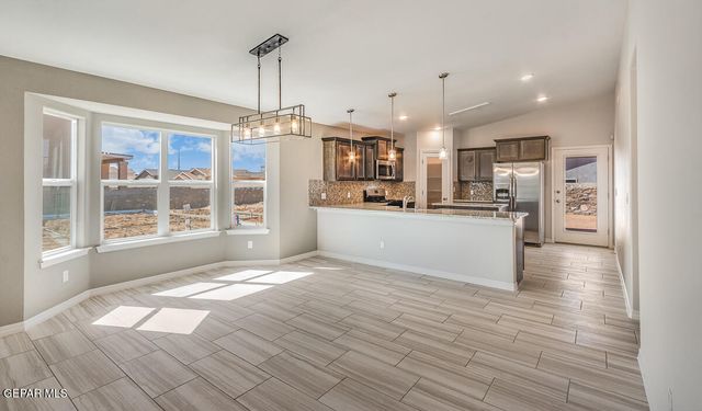 6010 Ashwood Avenue, Santa Teresa, NM 88008