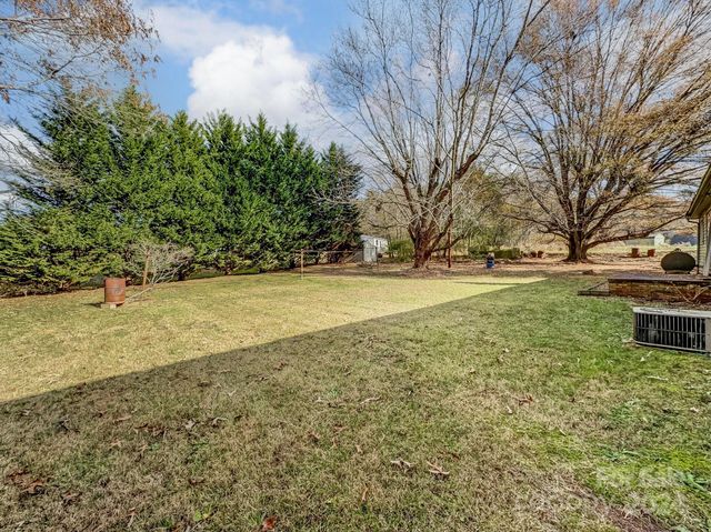 313 Lake Montonia Road, Kings Mountain, NC 28086