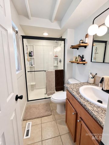 4211 N Jennifer Pl, Boise, ID 83704