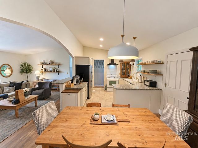 4211 N Jennifer Pl, Boise, ID 83704