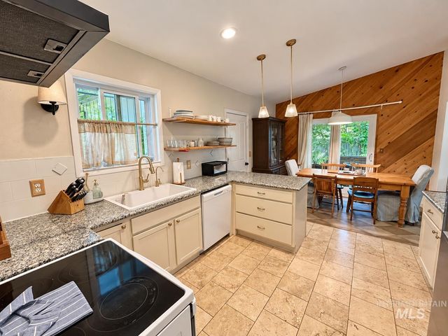 4211 N Jennifer Pl, Boise, ID 83704