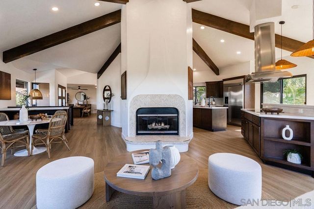 2606 Galicia Way, Carlsbad, CA 92009