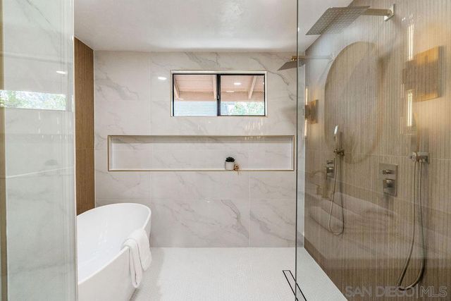 2606 Galicia Way, Carlsbad, CA 92009