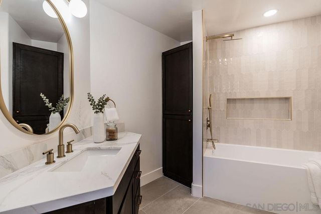 2606 Galicia Way, Carlsbad, CA 92009