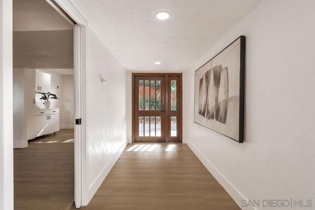 2606 Galicia Way, Carlsbad, CA 92009