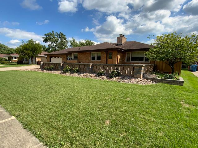 378 Oakwood Drive, Crete, IL 60417