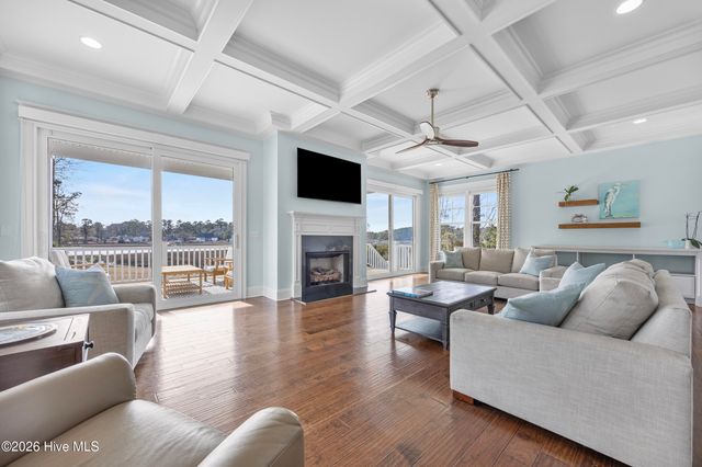 2525 Royal Palm Lane, Wilmington, NC 28409