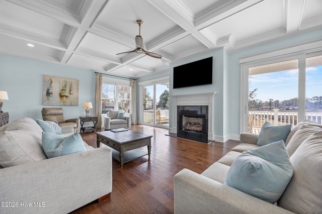 2525 Royal Palm Lane, Wilmington, NC 28409