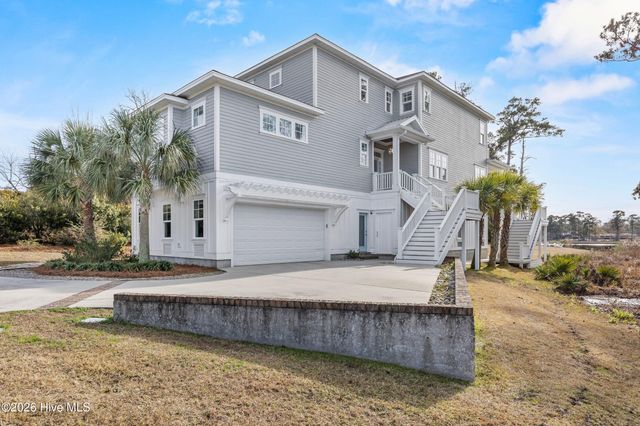 2525 Royal Palm Lane, Wilmington, NC 28409
