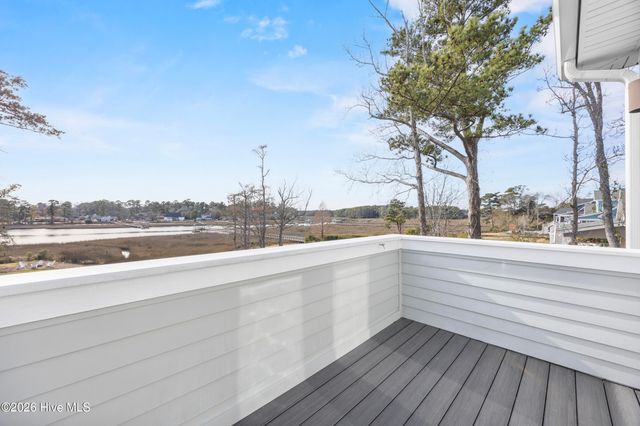 2525 Royal Palm Lane, Wilmington, NC 28409